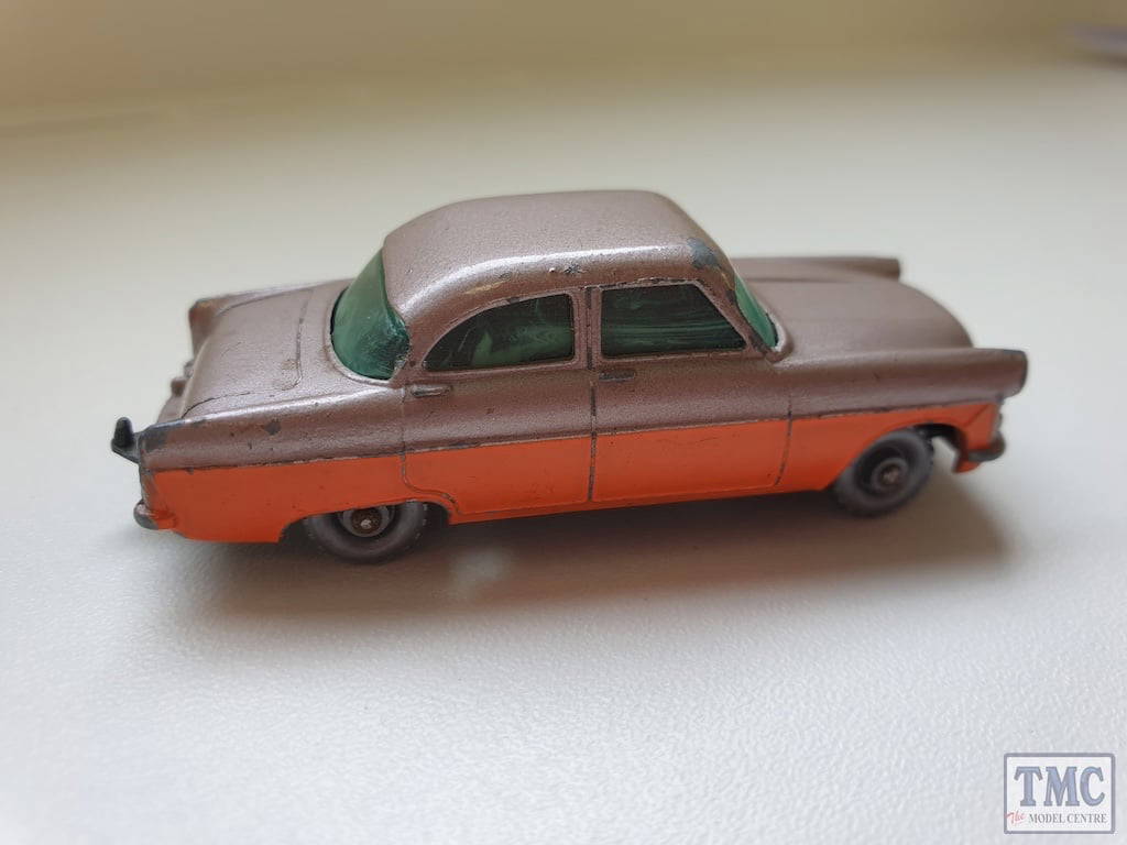 MATCHBOX MB38 フォード モデル A マカオ製 s-l1200.jpg